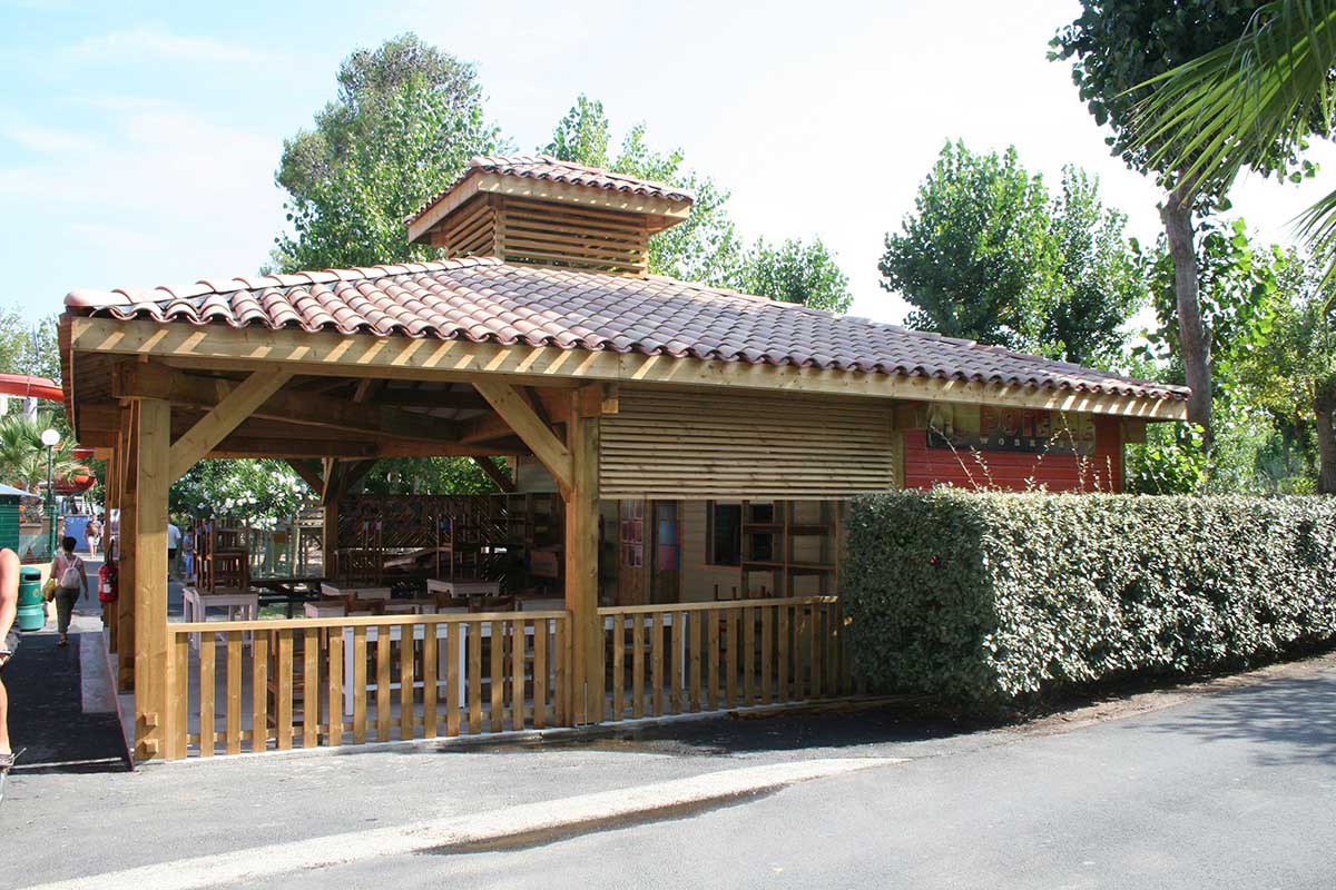 Abris exterieur charpente