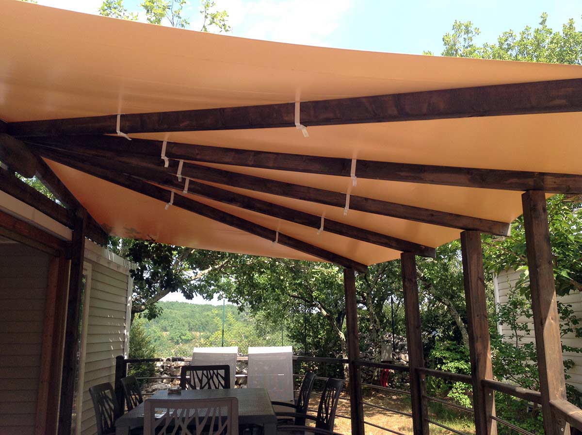 Pergola bâche PVC sur-mesure