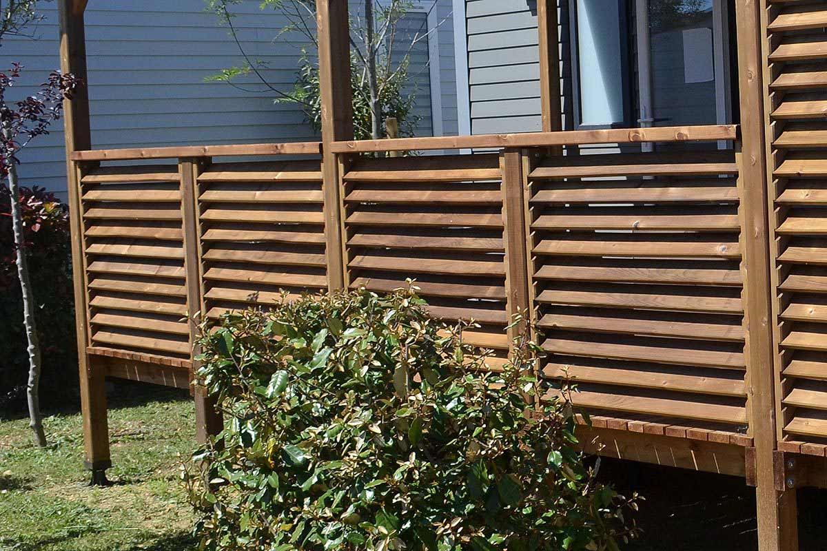 Barrière persienne pour terrasse