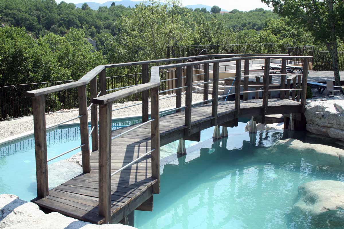 Passerelle piscine