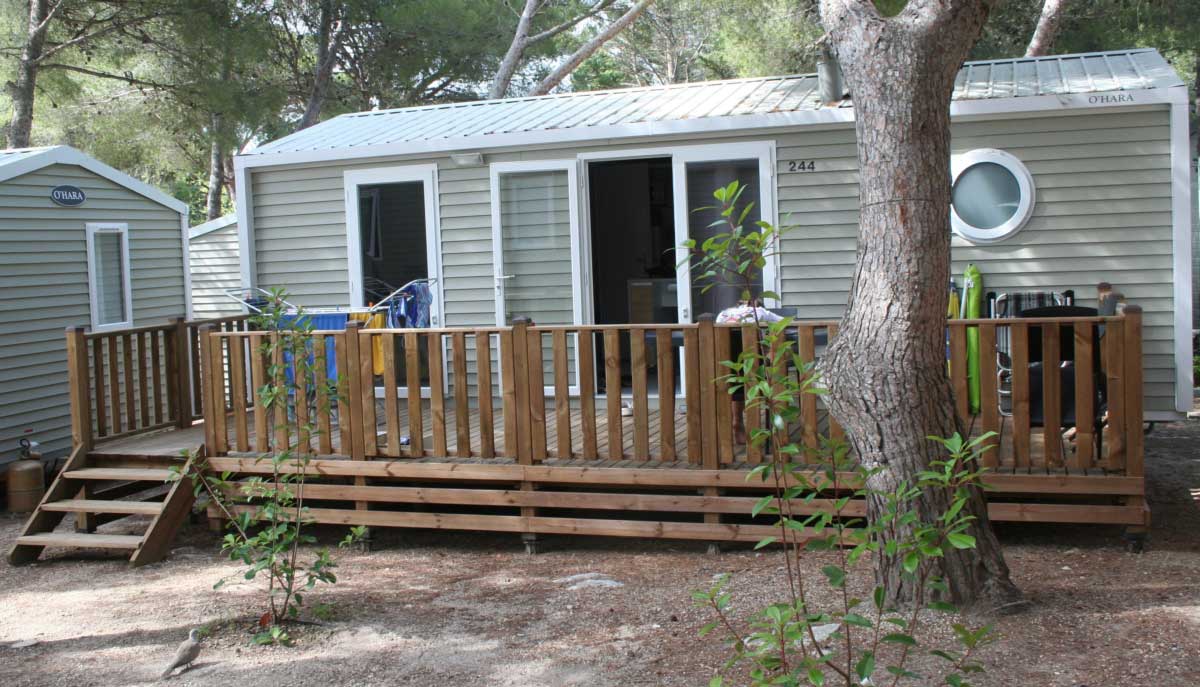 Une de nos terrasses mobil home non couverte