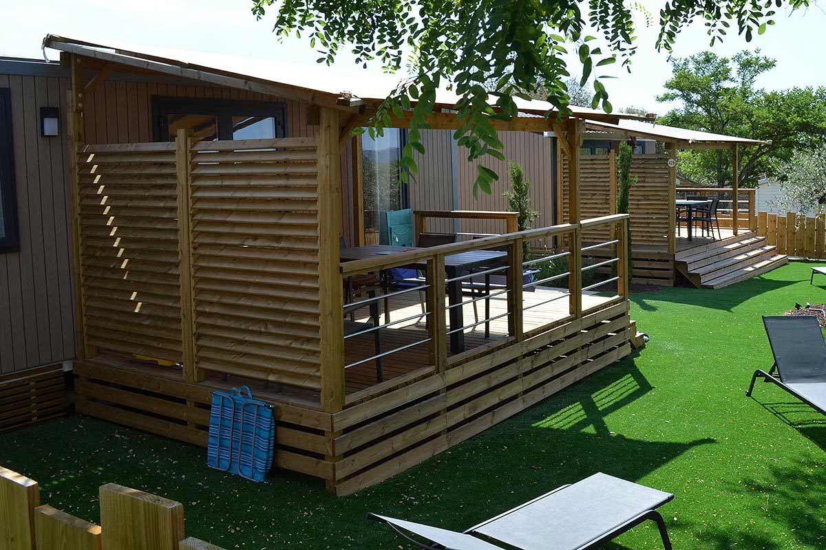 Camping pergola et persienne